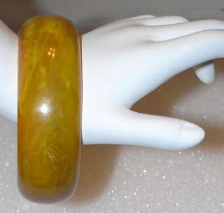 Vintage Early Plastic Chunky Mustard / Apple Juice Bangle Bracelet 