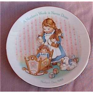    1988 Avon a Mothers Work Is Never Done Plate