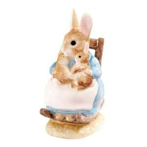  Beatrix Potter Classic Figurine   Mrs Rabbit and Babies 