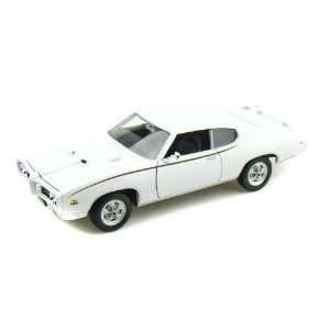  1969 Pontiac GTO 1/24 White Toys & Games