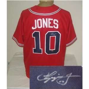  Autographed Chipper Jones Jersey   Red