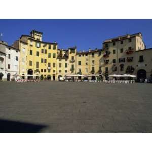 Open Square, Piazza Dell Anfiteatro, Lucca, Tuscany, Italy, Europe 