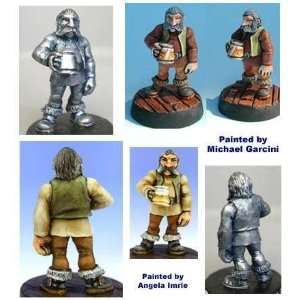   Hasslefree Miniatures Villagers   Dwarf tavern patron Toys & Games