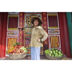  Vietnam, Hoi An, Fruit Vendor by Steve Vidler, 96x144 