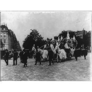   Funeral of the two children of Isadora Duncan in Paris