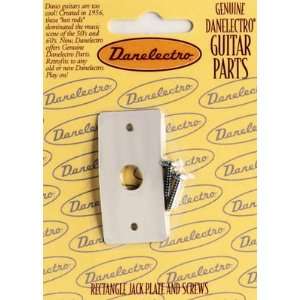 Danelectro Style Jackplate Chrome provided by Allparts  