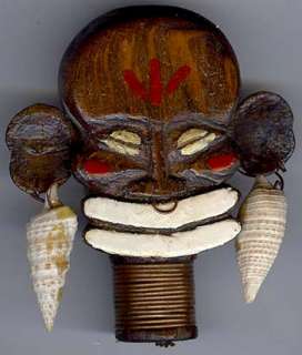 LARGE VINTAGE PAINTED CARVED WOOD OOGA BOOGA NATIVE PIN WITH SEASHELL 