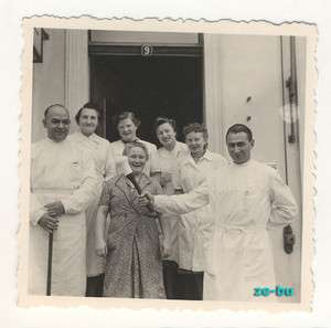 1953s PHOTO SURGEON & NURSES w/ WOMAN & PROSTHESIS ?  