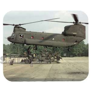  CH 47 Chinook Lifting Howitzer Mouse Pad 