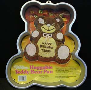 RETIRED WILTON CAKE PAN HUGGABLE TEDDY BEAR 1982  