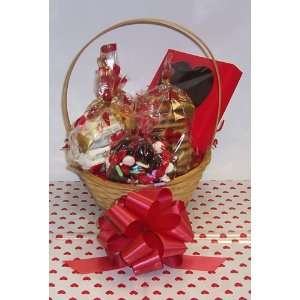 Scotts Cakes Small Time for Love Valentie Basket Handle Heart 