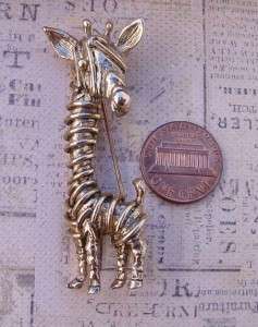 Vintage Large Adorable Gold Toned Giraffe Pin Brooch  