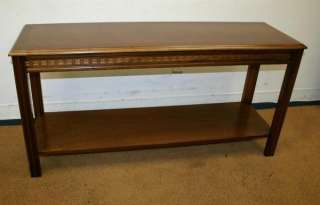   STYLE TRADITIONAL Lane Mahogany Chippendale sofa console table  