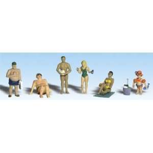  Woodland Scenics   Sun Bathers HO (Trains) Toys & Games