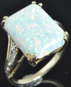 Two Tone 10K Gold Opal & Diamond Solitaire w/ Accents Cocktail Ring 6 