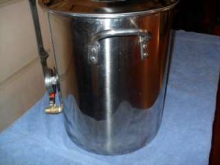 Good used 8 gallon 22 gage polished stainless kettle.No dings or dents 