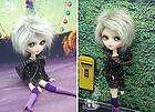 TANGKOU DOLL FRANCE WITH COLOUR CHANGING EYES, GREY HAIR AND BLACK 