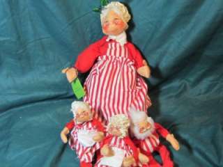 LOT OF ANNALEE MOBILITEE DOLLS 1971 SANTA & MRS. CLAUS INCLUDES A 20 