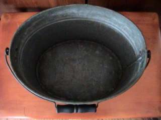   Kingfisher Utility Bait Minnow Bucket ~ green oval ~ bail handle