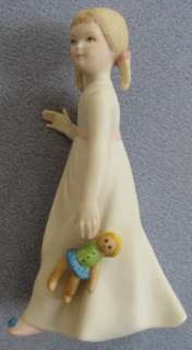 CYBIS Porcelain Figure Wendy with Doll Peter Pan Mint  
