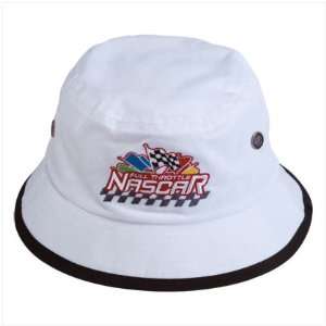  WHITE NASCAR¨ BUCKET HAT