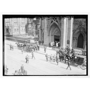 Photo Bishop Potter funeral, caisson door being closed after receiving 