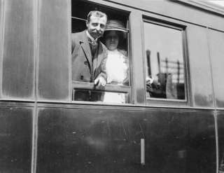 Description 1909 photo Louis Blriot on his return with wife on train 