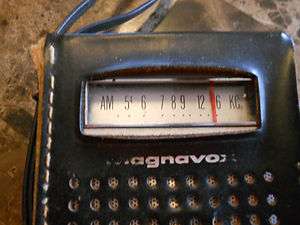   Solid State AM transistor radio in leather case 9Volt portable  